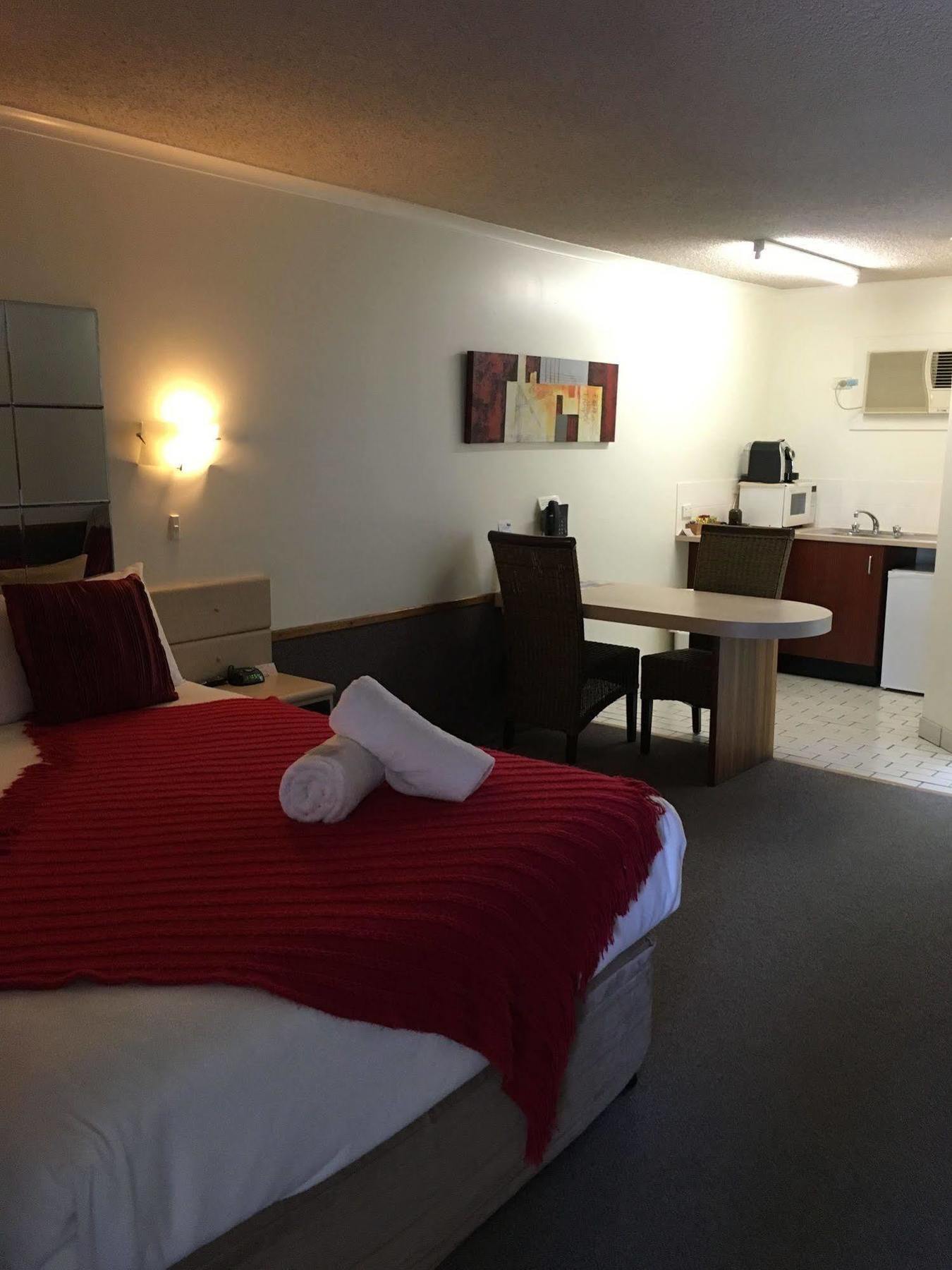 Motel Court Motor 3*